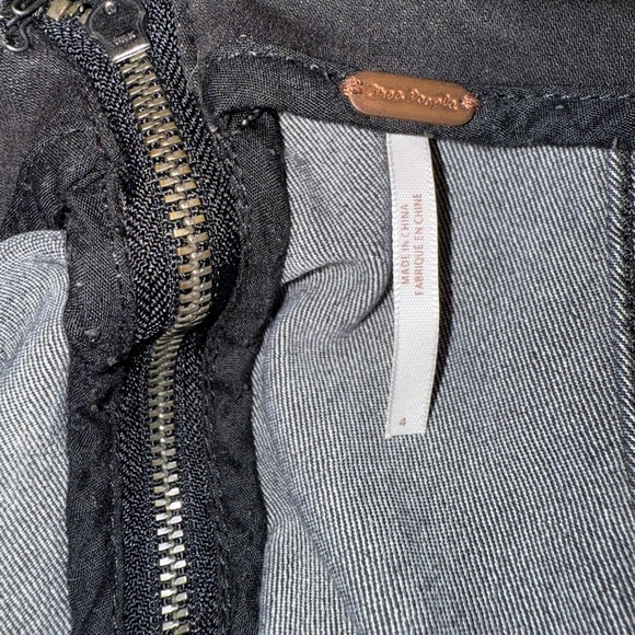FREE PEOPLE Nautilus Distressed Black Women’s Denim Mini Skirt Sz 4 - Picture 2 of 5